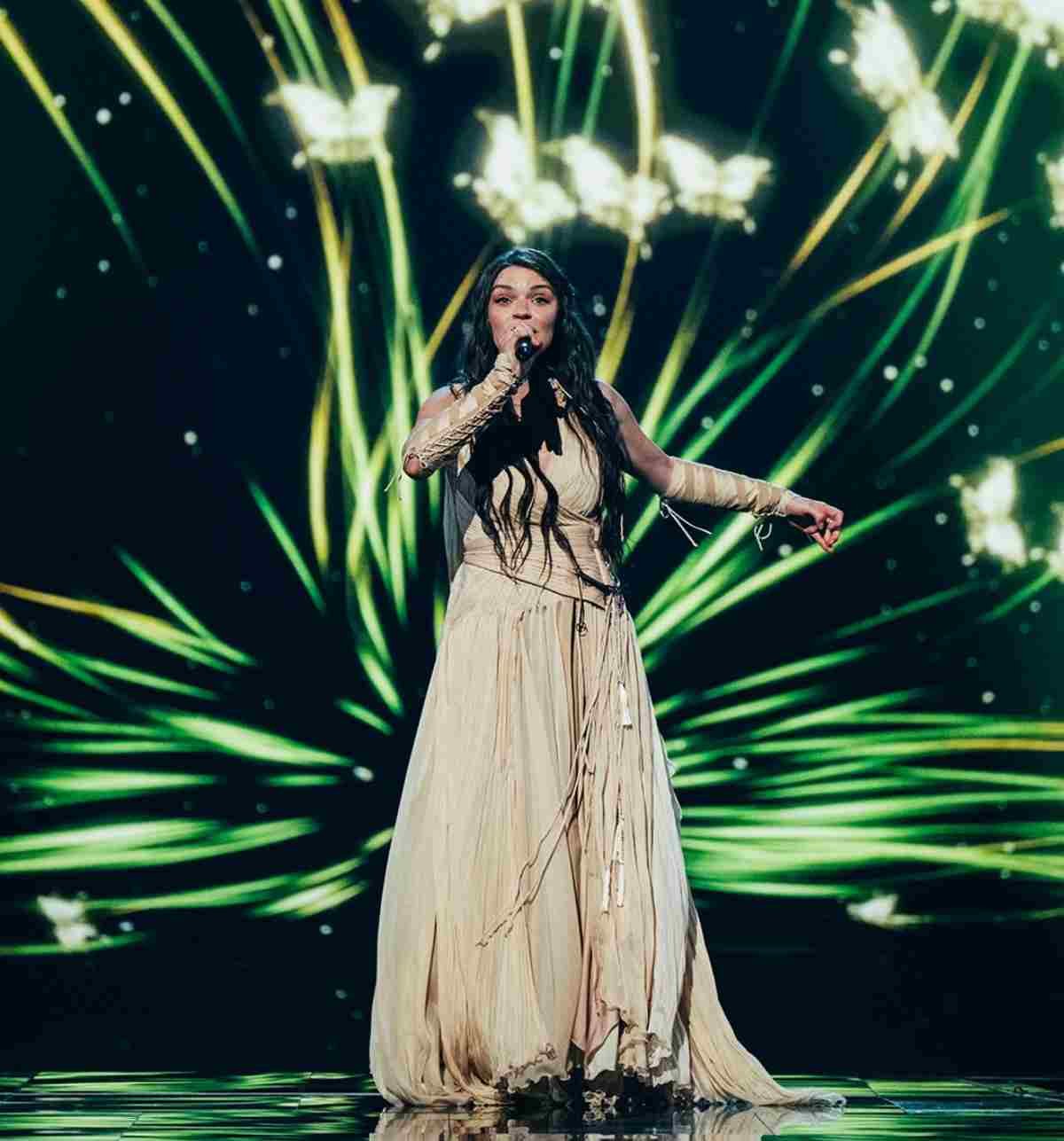 Eva Marjia durante l'esibizione all'Eurovision