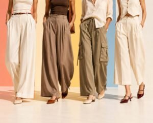 4 modelli di pantaloni larghi estivi con 4 scarpe a tacco basso